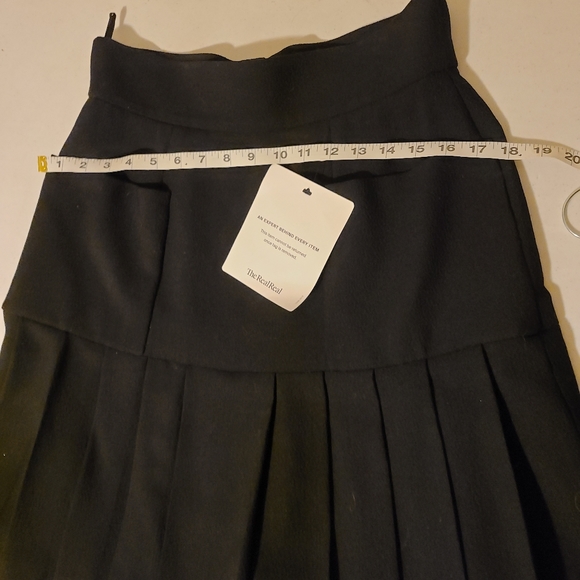 Chanel boutique wool skirt - Picture 7 of 9